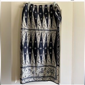 Lauren Ralph Lauren Elegant Pure Linen Blue and crème  Floral Tribal Artsy Skirt